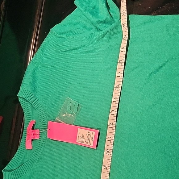 Lilly Pulitzer Kelly Green Sweater, fringed hem Striking color, M - Picture 11 of 11